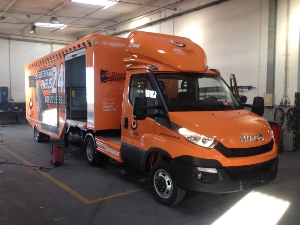 Desmontadora de neumáticos portátil Guernet TYREBOX 157